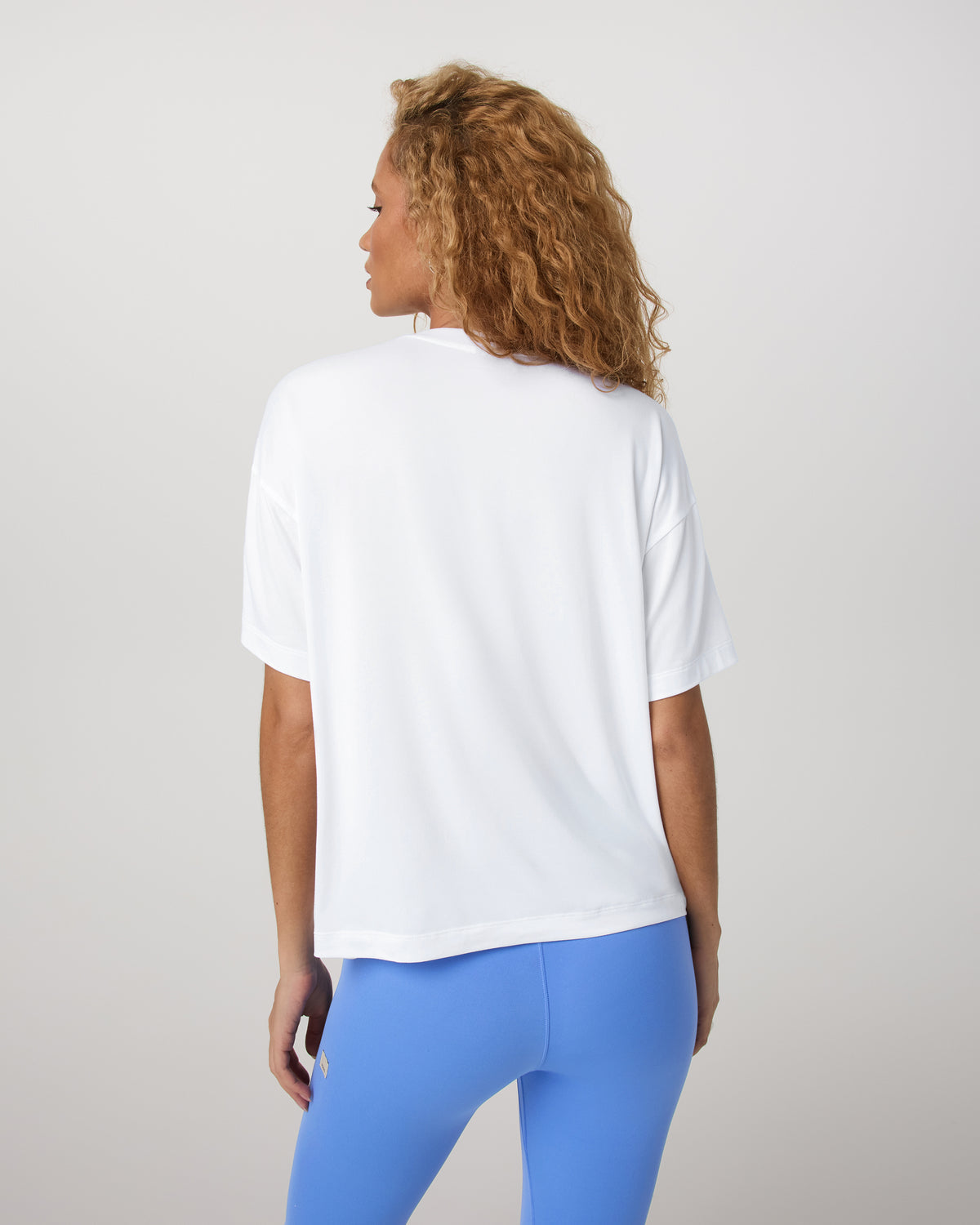 Energy Long Tee Women's White Performance Tee Shirt | Vuori Outlet