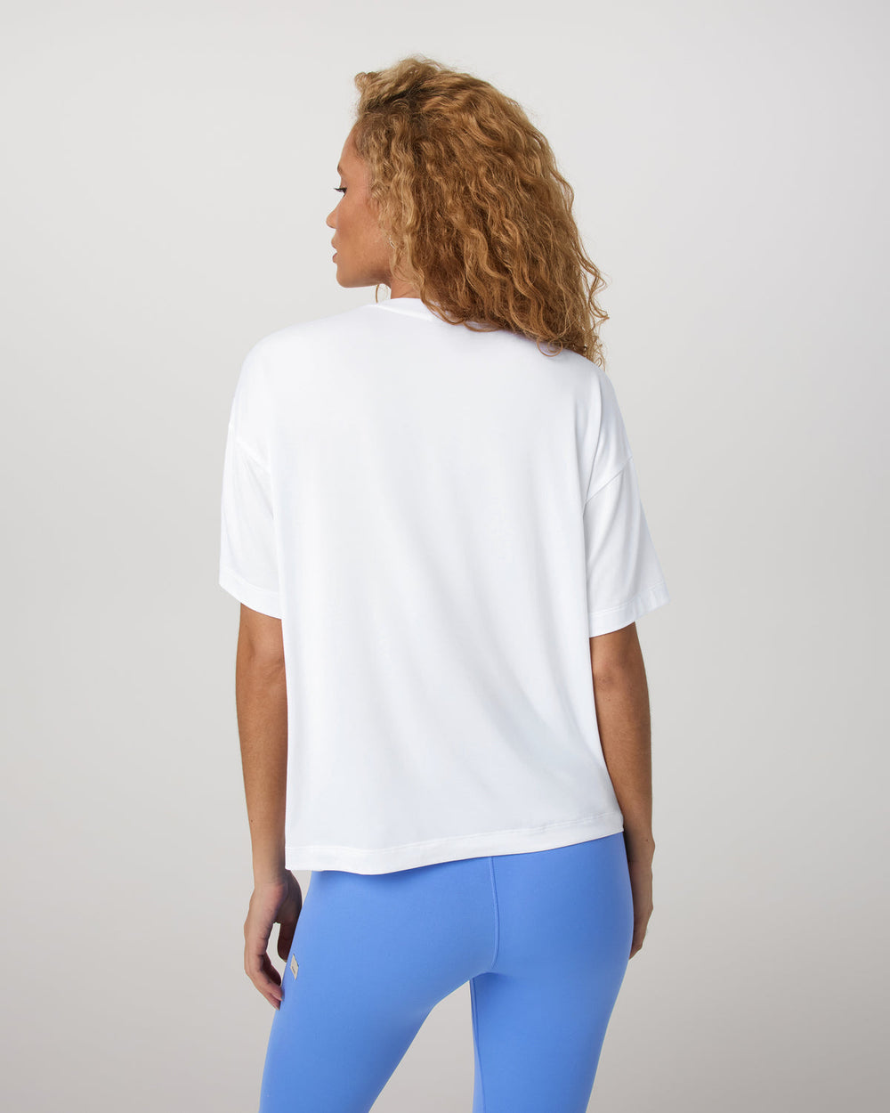 Energy Long Tee Women's White Performance Tee Shirt | Vuori Outlet