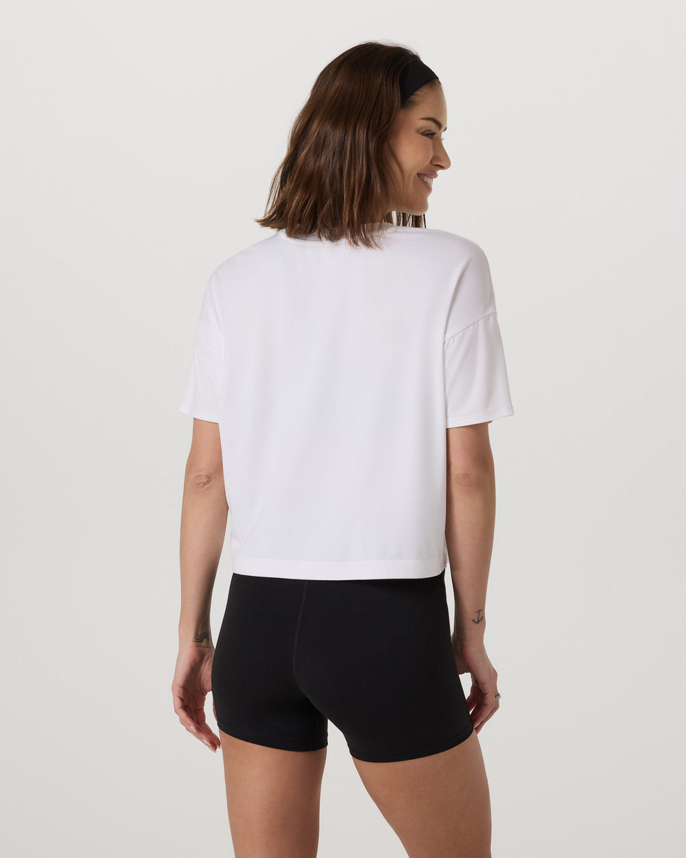 Energy Tee Women's White Oversized Tee | Vuori Clothing