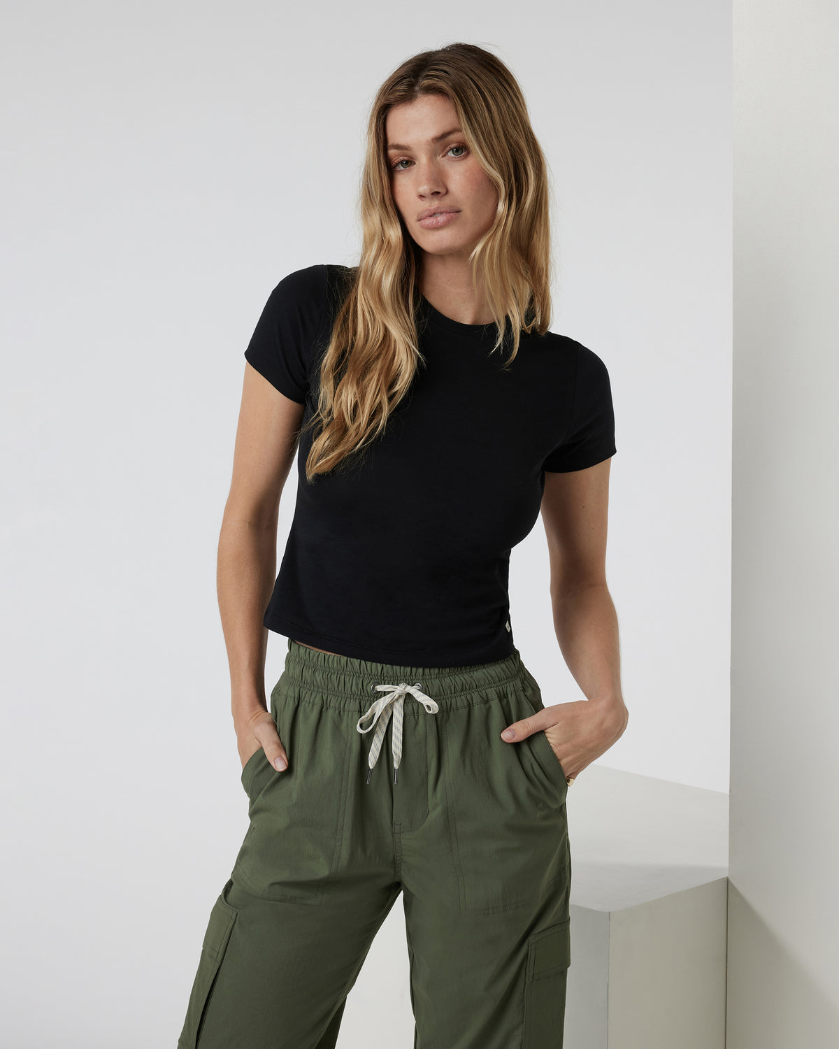 Feather Baby Tee Women's Black Fitted Tee | Vuori Online