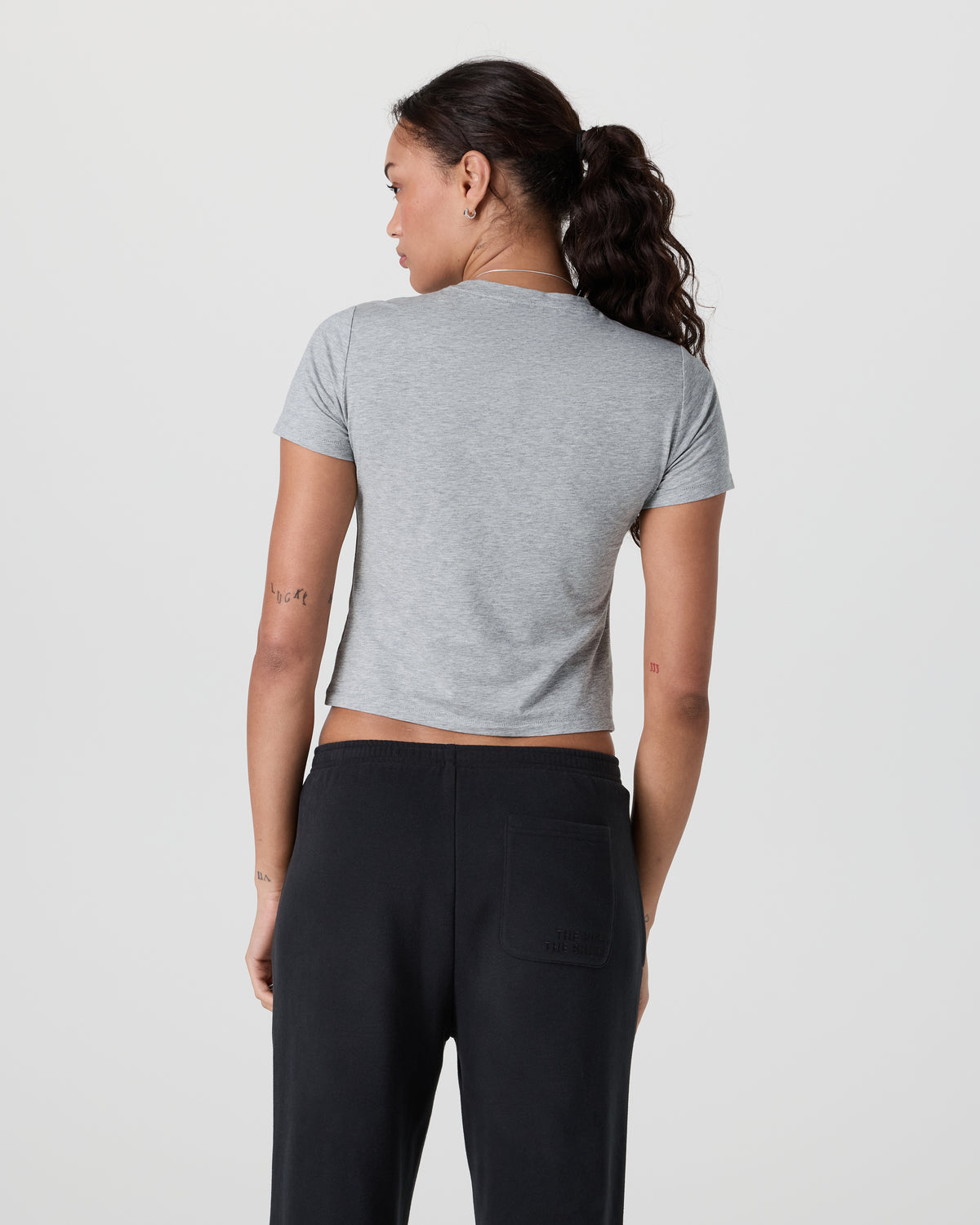 Feather Baby Tee Light Heather Grey | Vuori