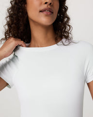 Short Sleeve Seamless Surge Tee White | Vuori US
