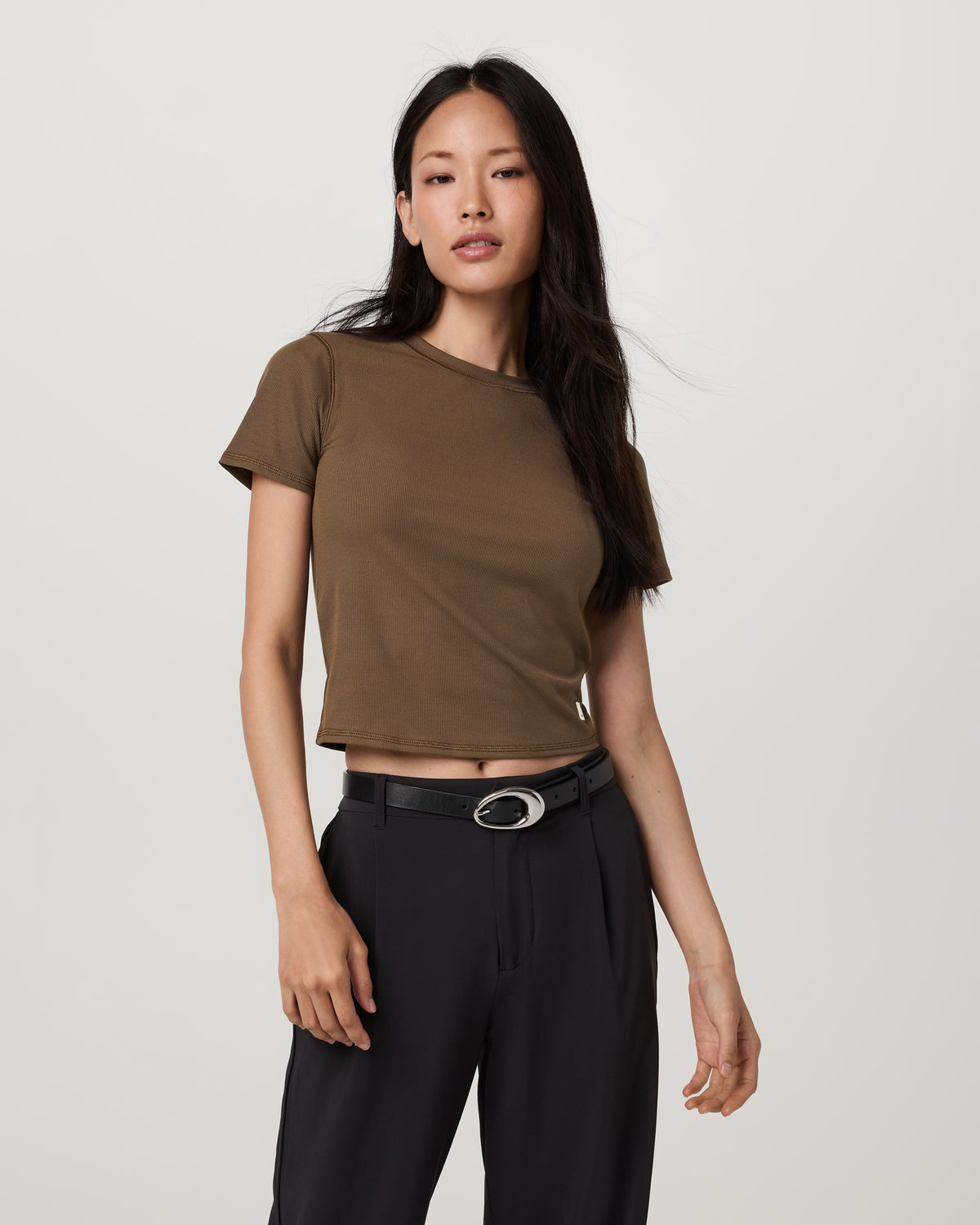 Pose Fitted Tee Women's Espresso T-Shirt | Vuori On sale