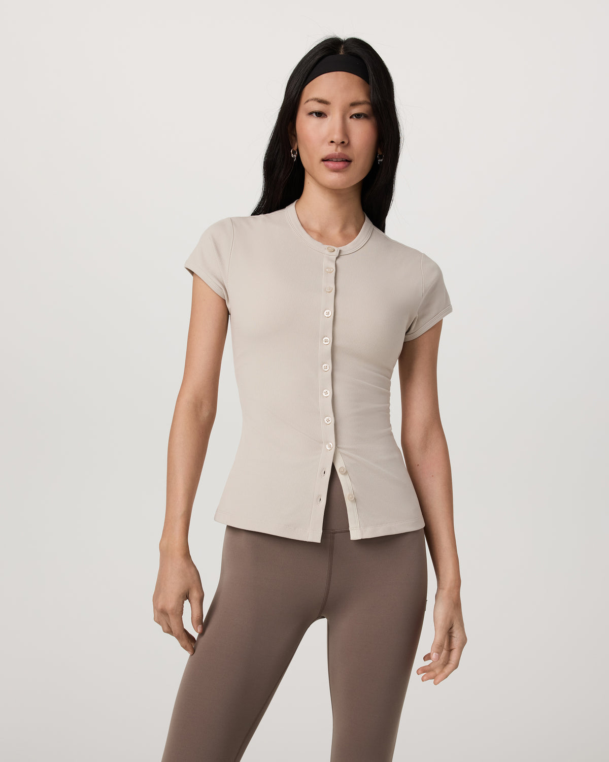Short Sleeve Pose Button Up Women's Mushroom Crewneck | Vuori Online