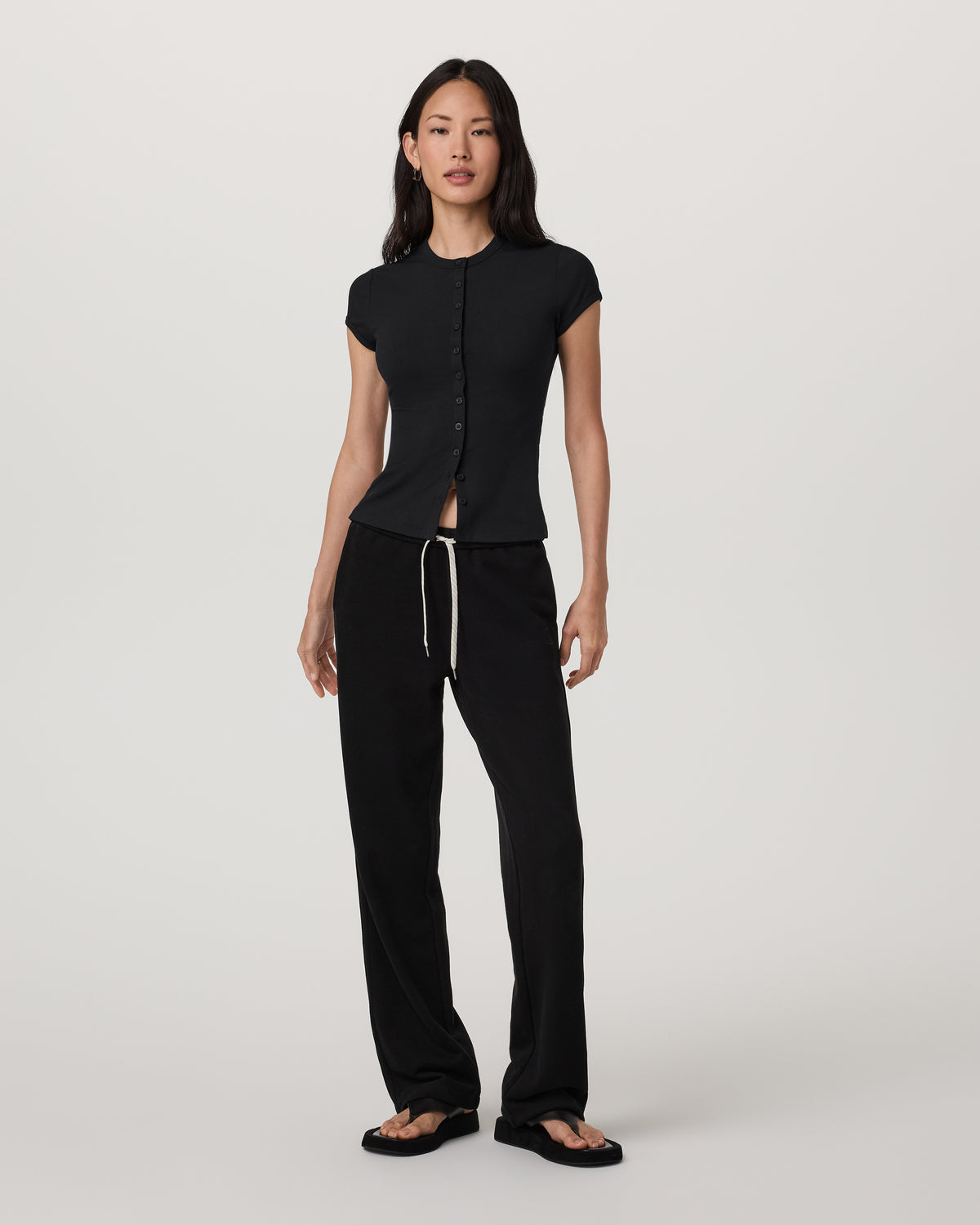 Short Sleeve Pose Button Up Women's Black Crewneck| Vuori | Vuori Clothing