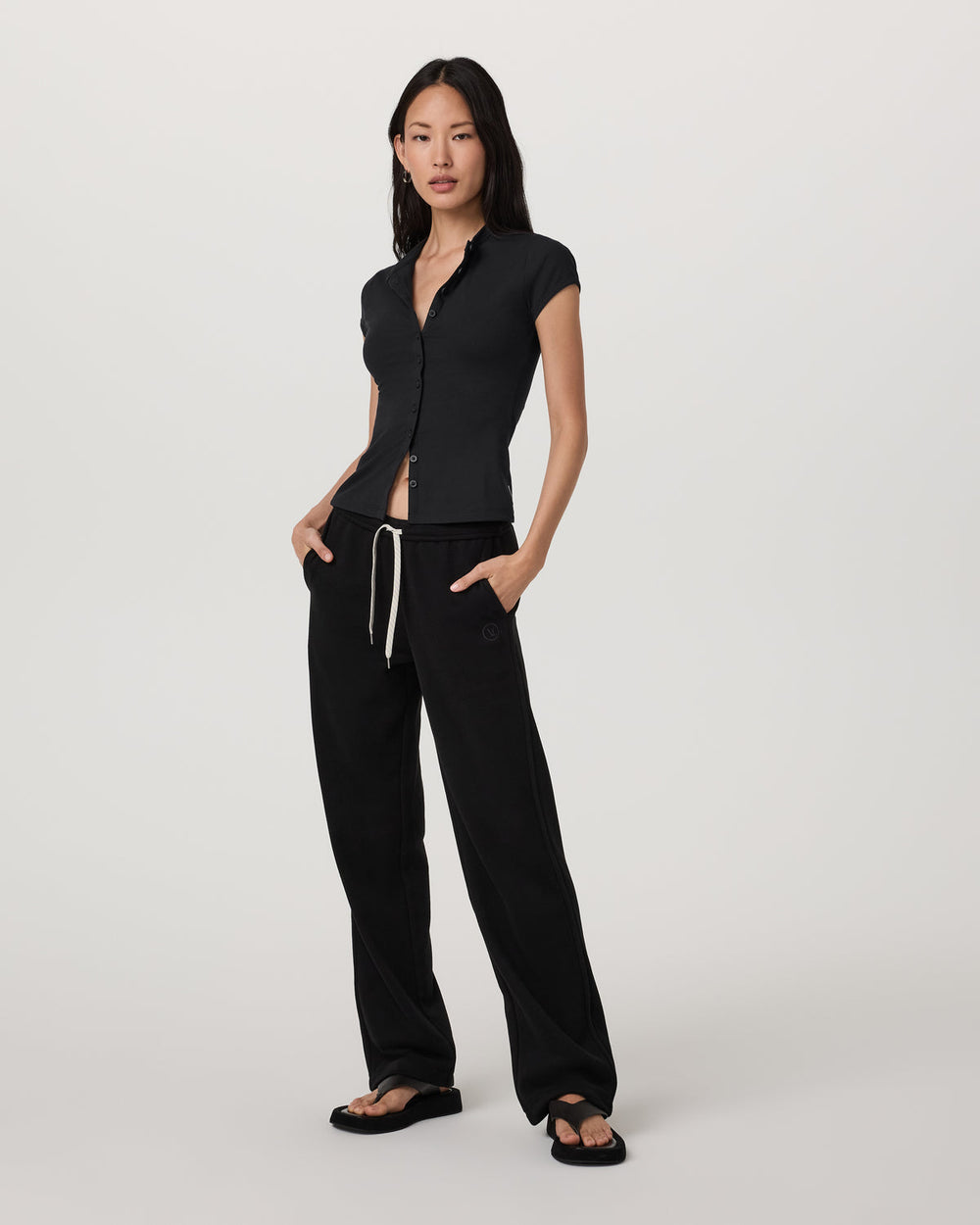 Short Sleeve Pose Button Up Women's Black Crewneck| Vuori | Vuori Clothing