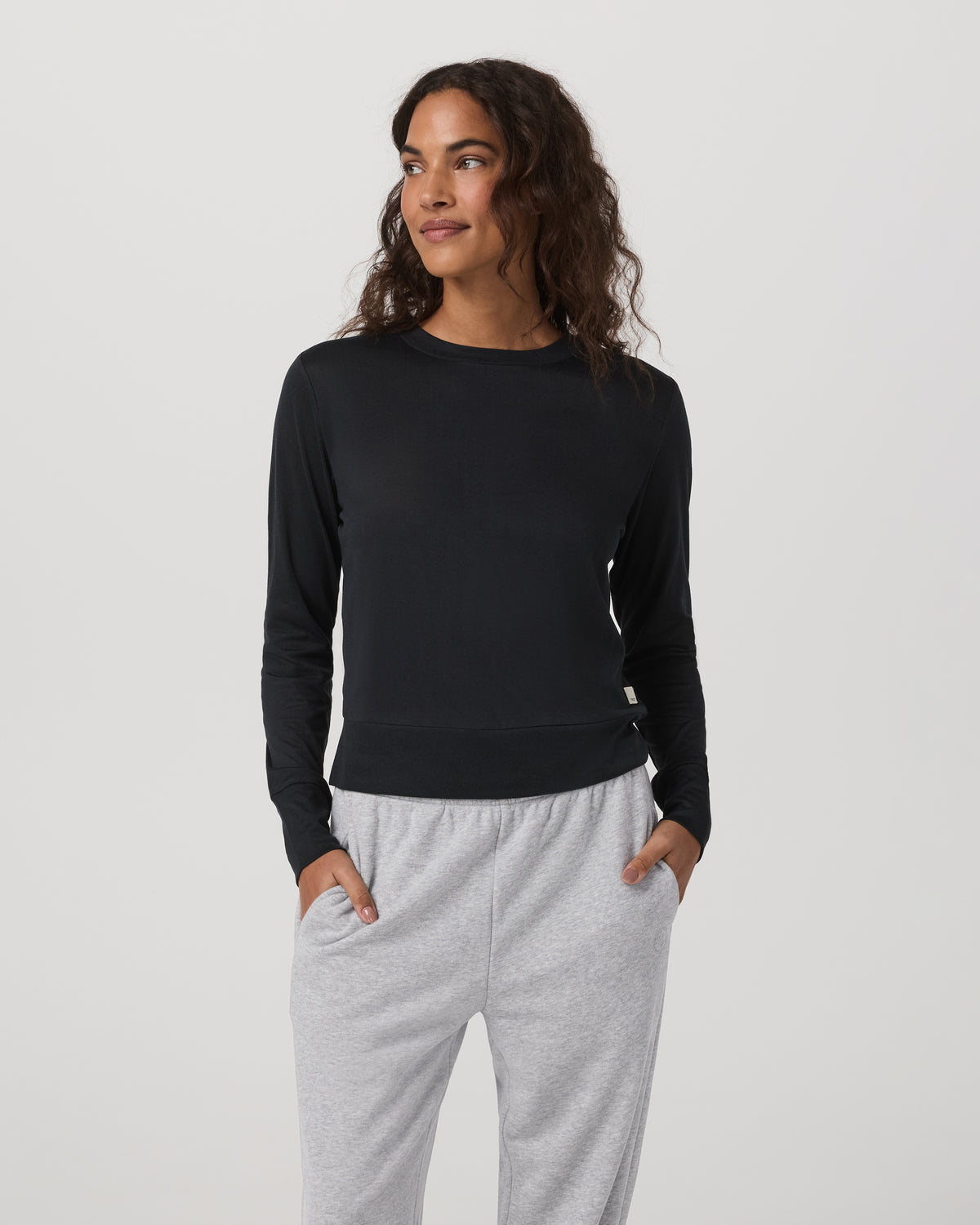 Daydream Crew Lightweight Black Long Sleeve Shirt | Vuori Outlet
