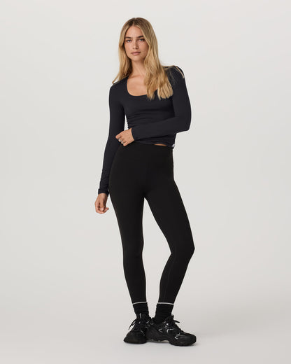 Women's Long Sleeve Halo Essential Scoop Solid Black | Vuori On sale
