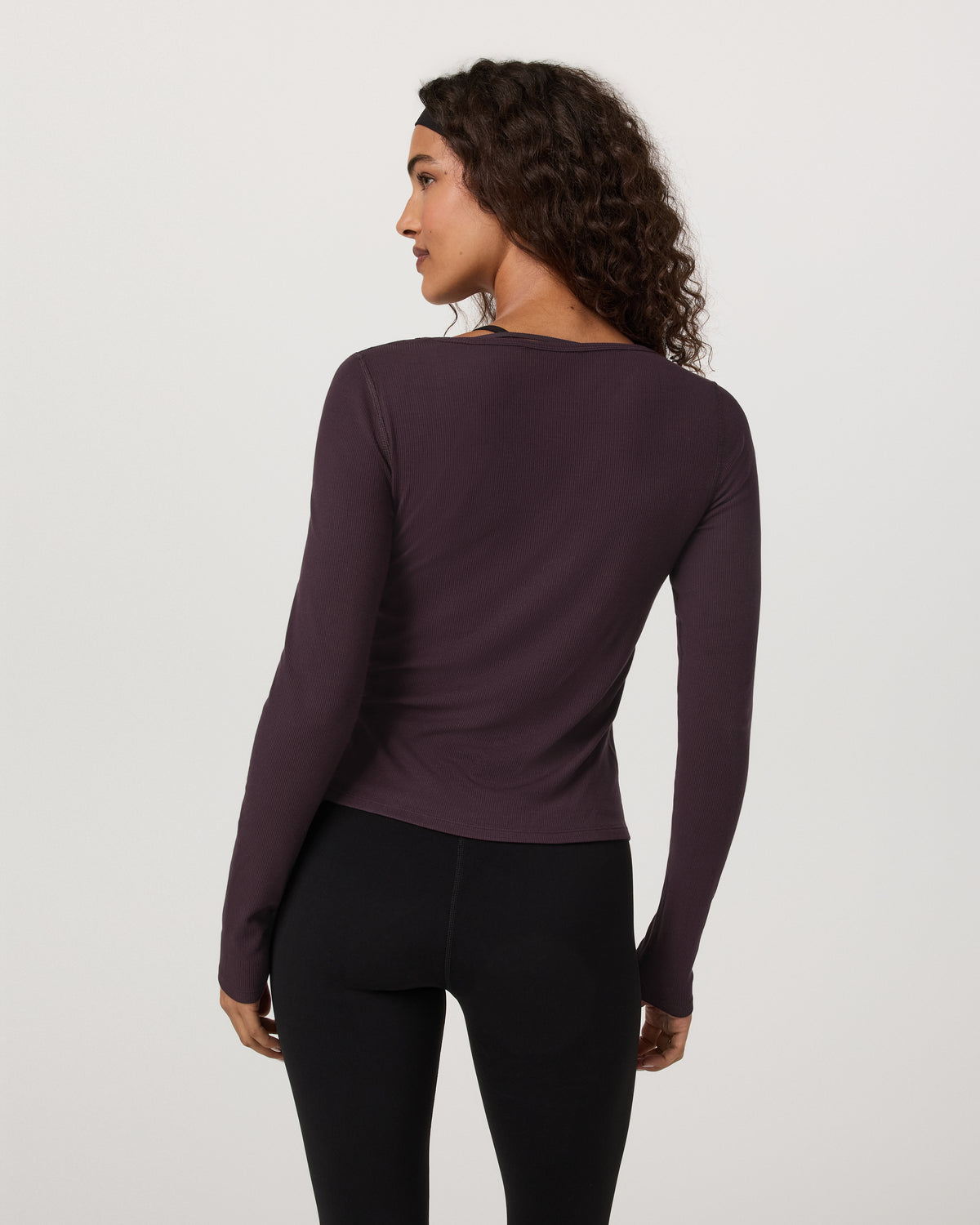 Long Sleeve Cove Ultra Scoop Women's Raisin Shirt | Vuori Clothing