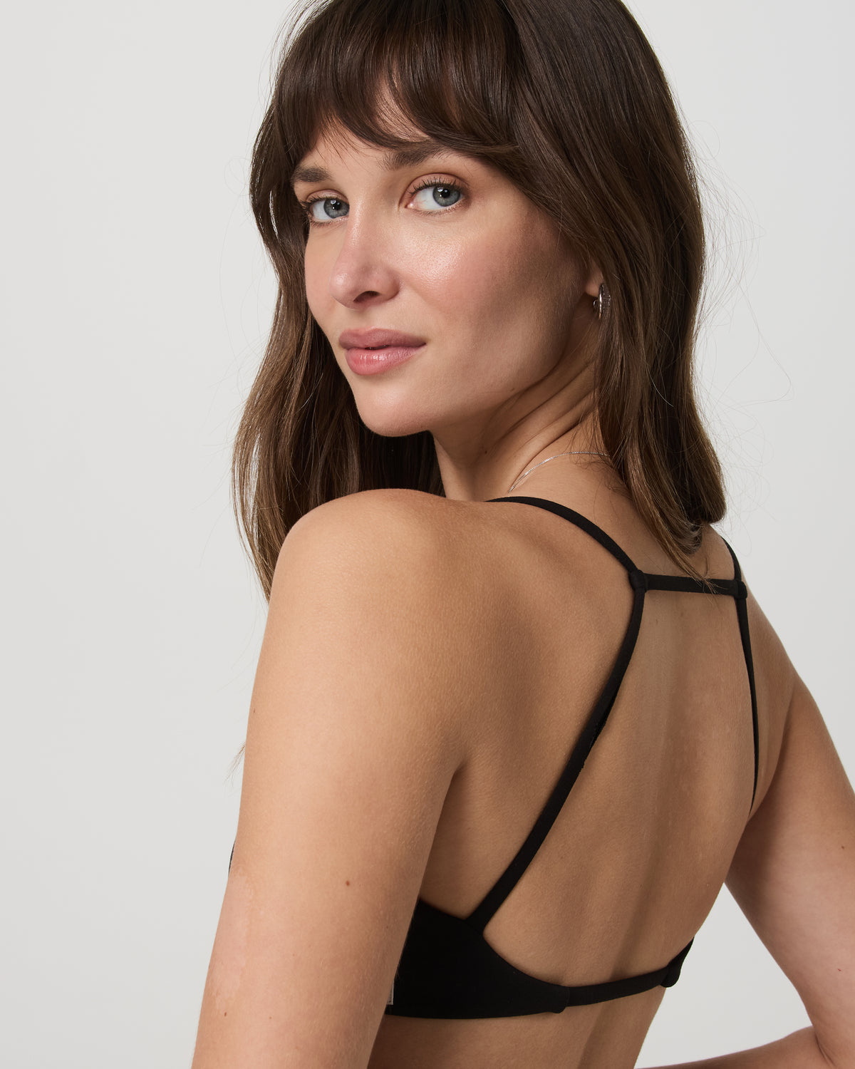 Vuori AllTheFeels™ Strappy Back Bra Women's Black Sports Bra | Vuori Outlet