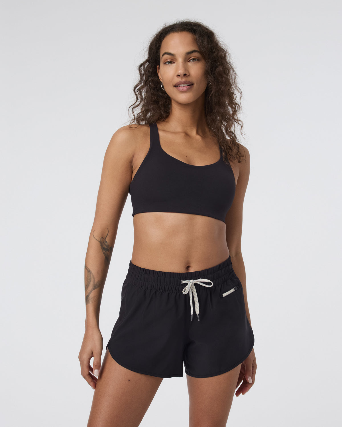 Dynamic Bra Black Medium Support Sports Bra | Vuori Online