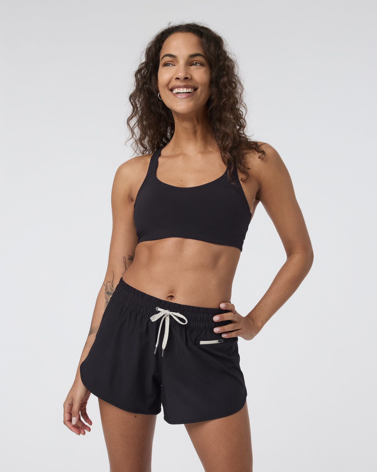Dynamic Bra Black Medium Support Sports Bra | Vuori Online