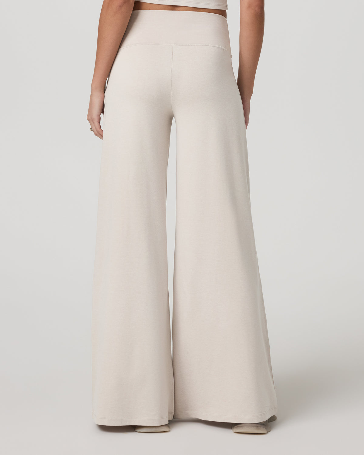 Halo Easy Wideleg Pant-Short Women's Ecru Heather Pants | Vuori Online