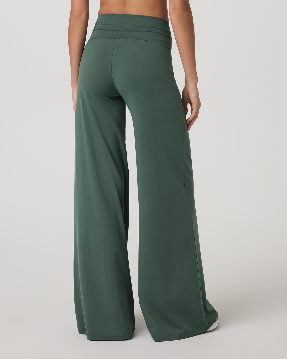 Halo Easy Wideleg Pant Women's Agate Green Wideleg Pant | Vuori Outlet
