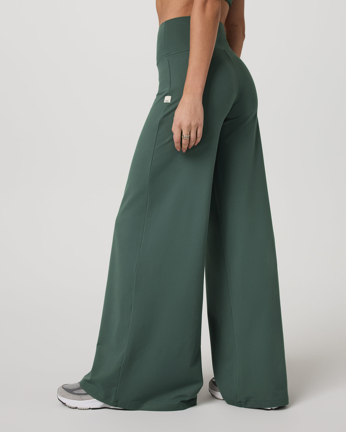 Halo Easy Wideleg Pant - Long Women's Agate Green Pants | Vuori US