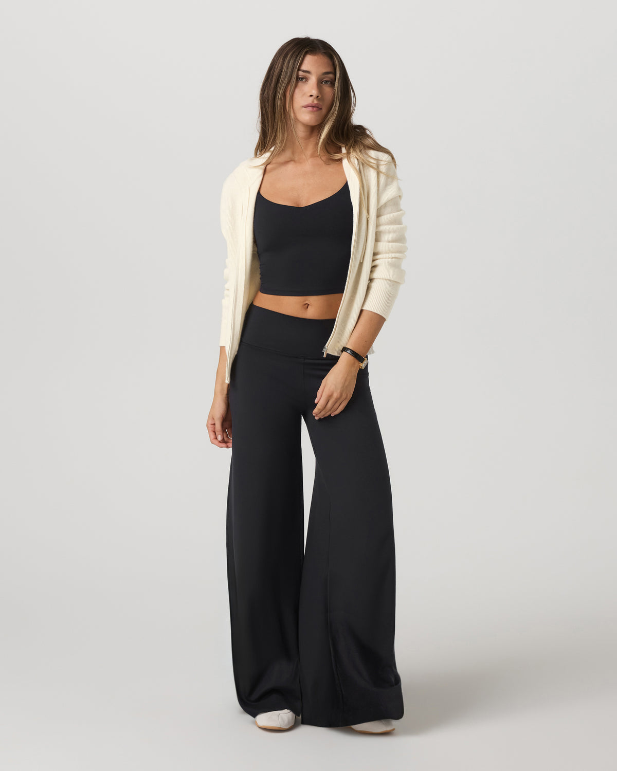 Halo Easy Wideleg Pant Women's Solid Black Wideleg Pants | Vuori On sale