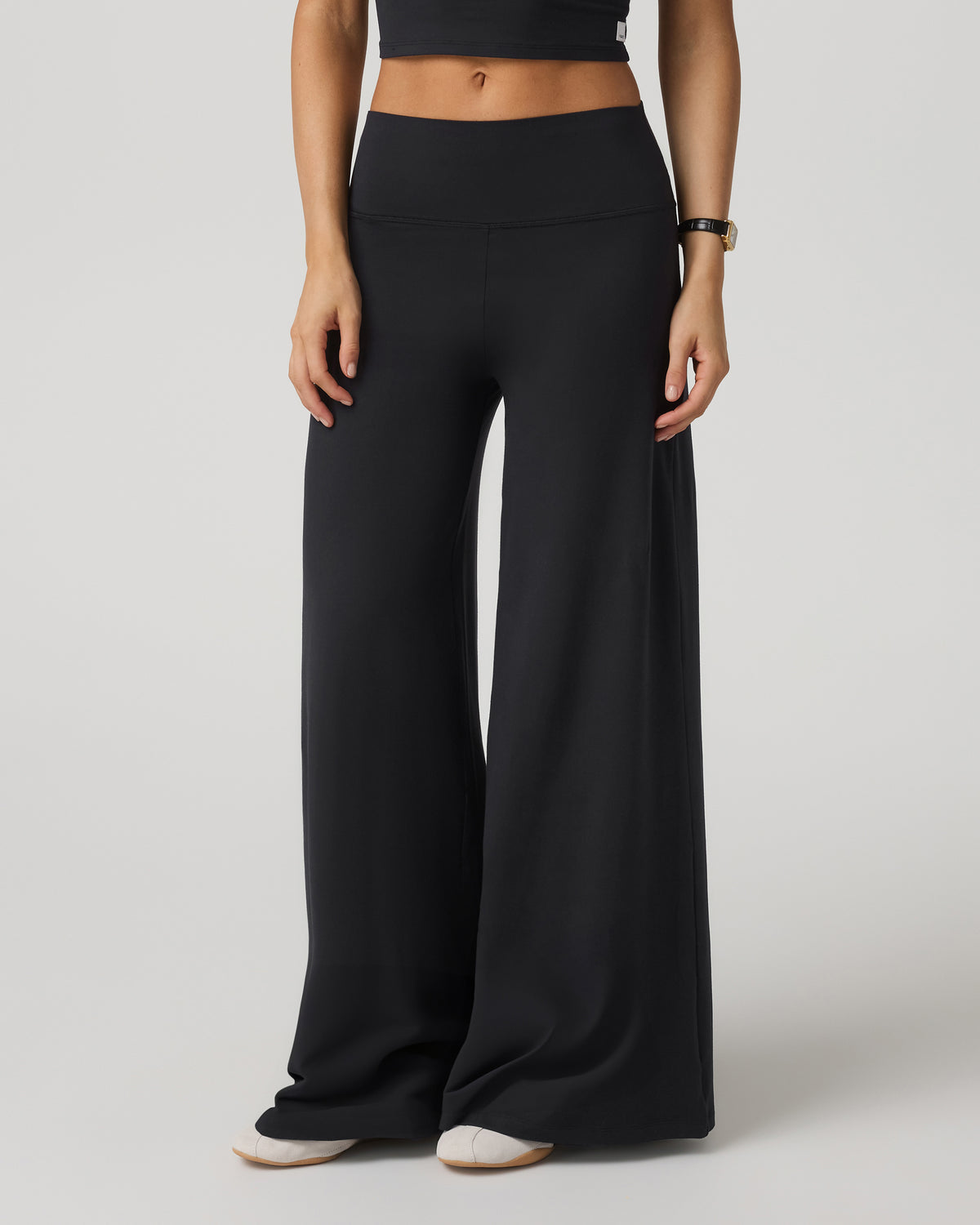 Halo Easy Wideleg Pant - Short Women's Solid Black Pants | Vuori For sale