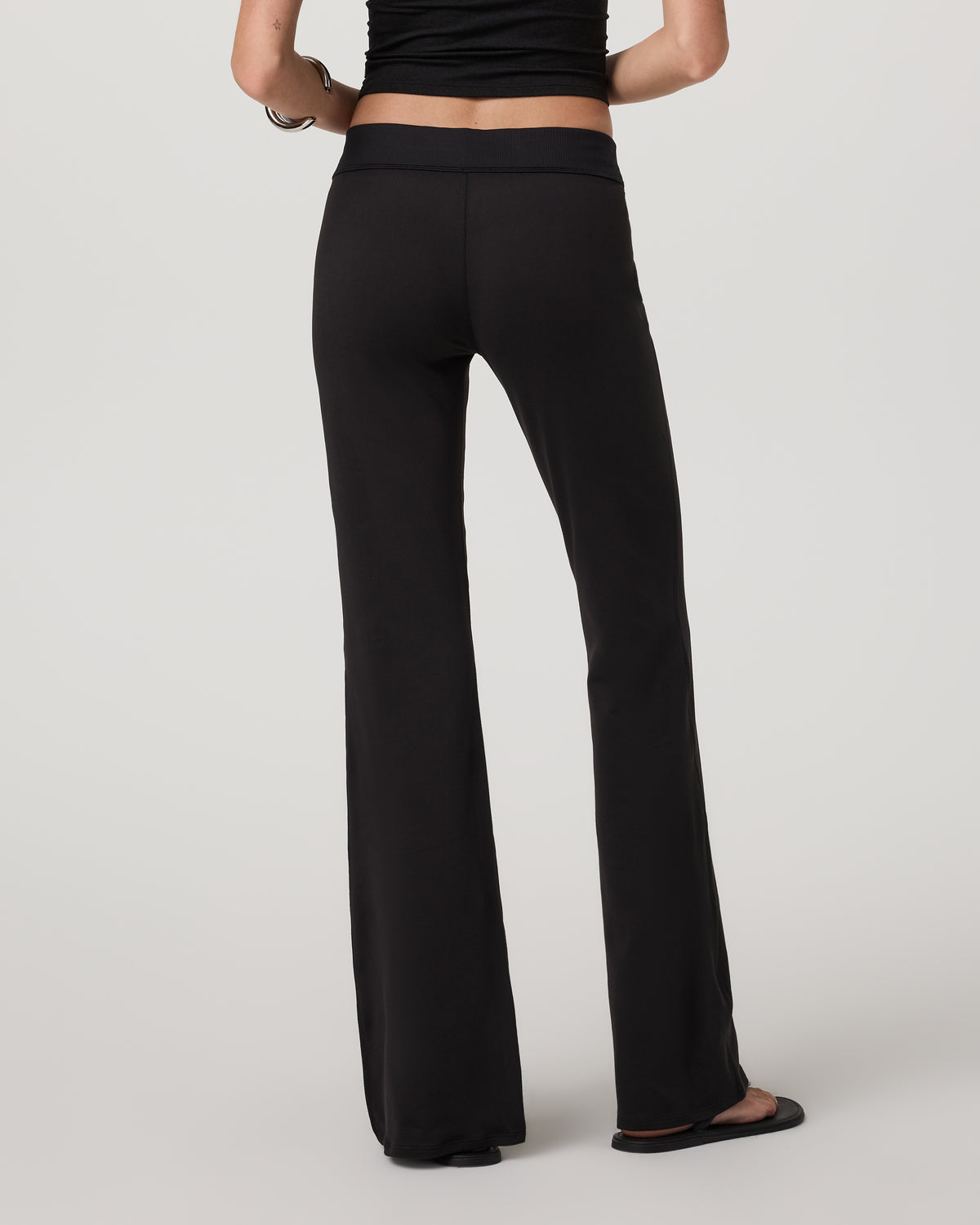 Halo Flare Pant Women's Solid Black Pants | Vuori Online
