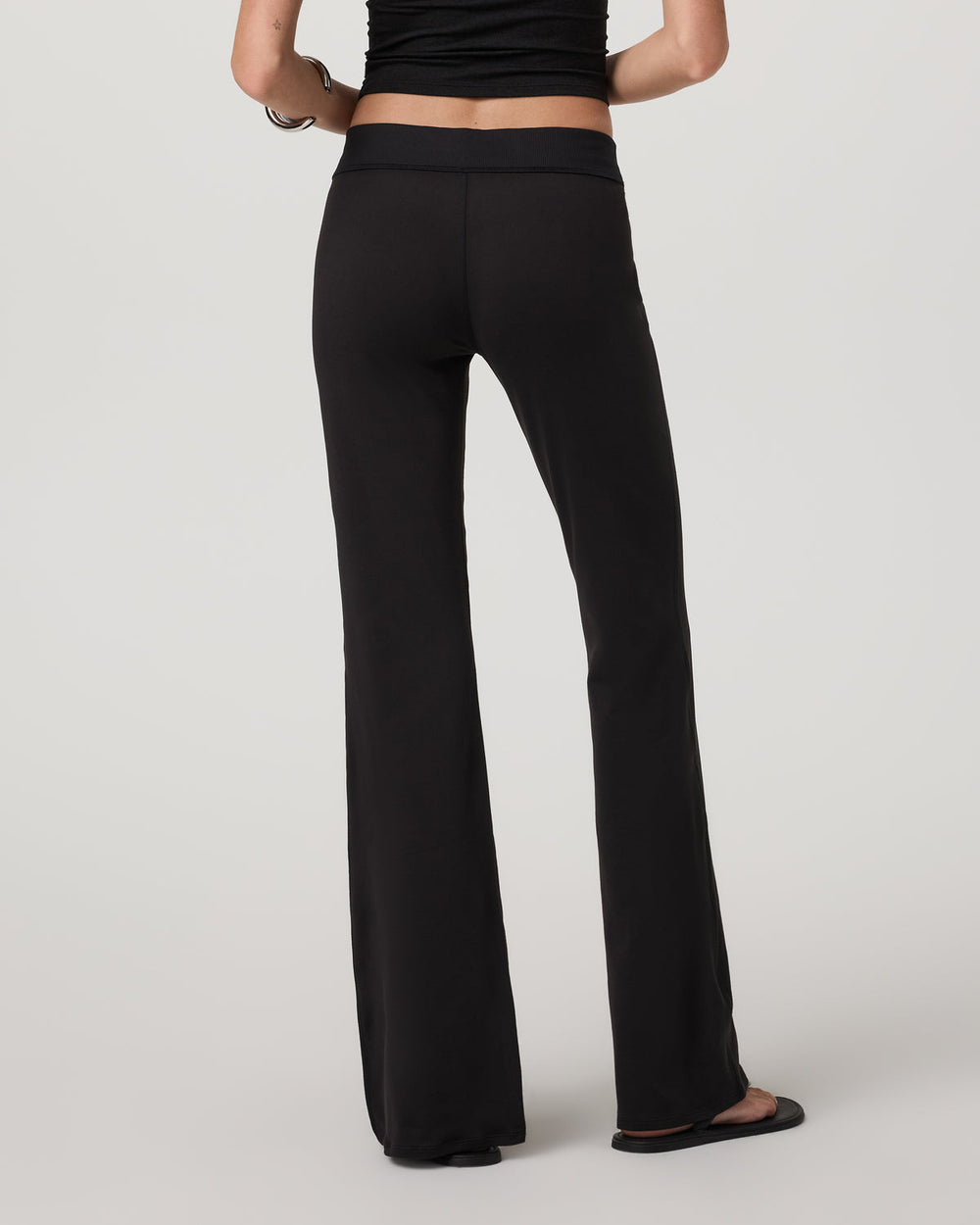 Halo Flare Pant Women's Solid Black Pants | Vuori Online