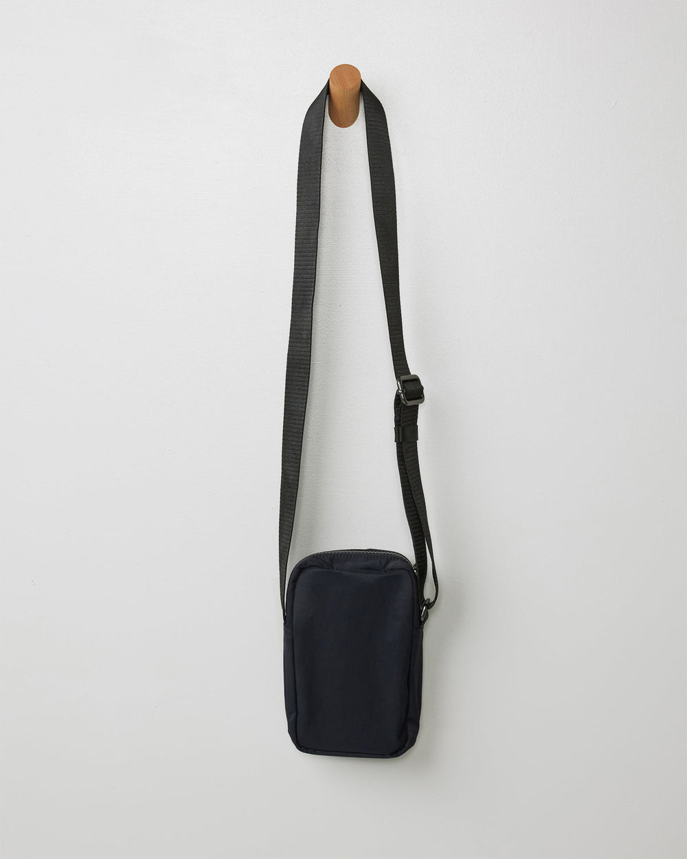 All Around Crossbody Black Bag | Vuori