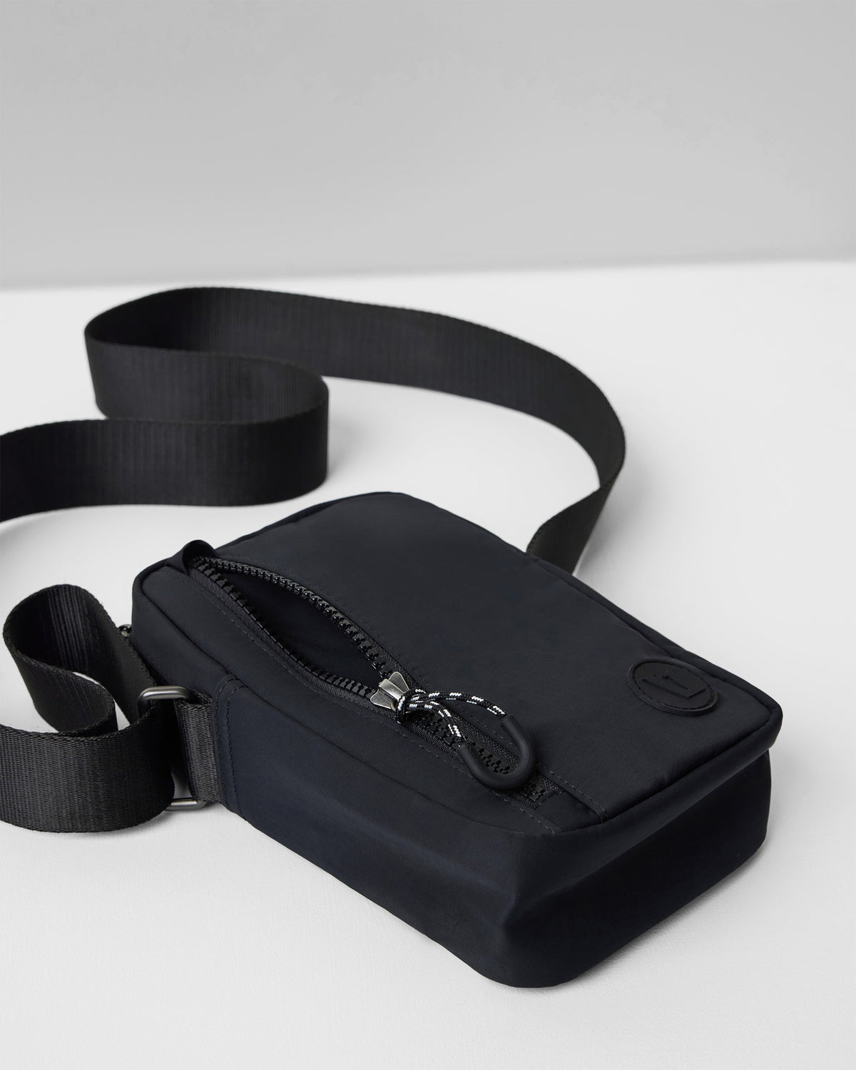 All Around Crossbody Black Bag | Vuori
