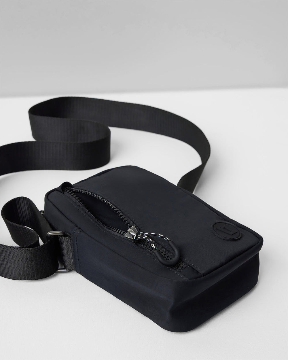 All Around Crossbody Black Bag | Vuori