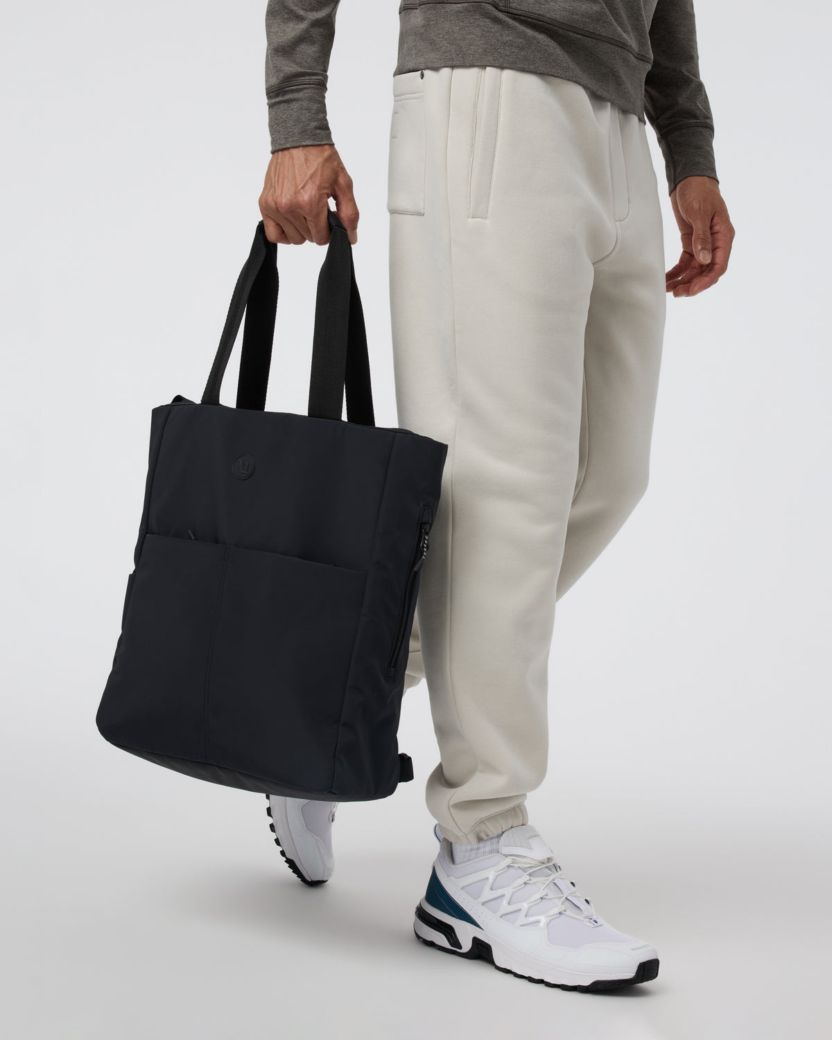 V1 Convertible Tote Bag 2.0 Black | Vuori