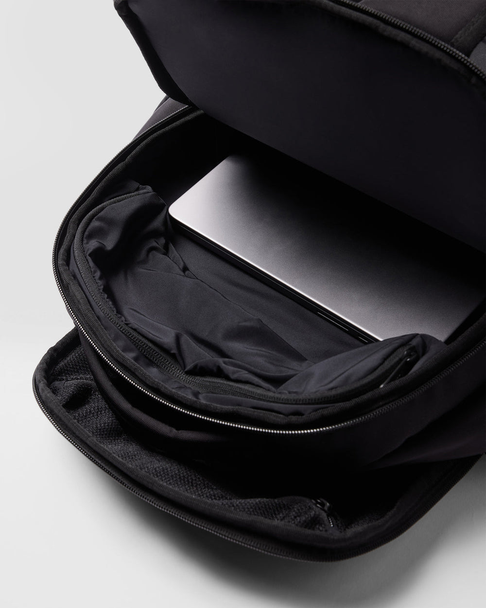 Pursuits Commuter Backpack Black | Vuori Sale