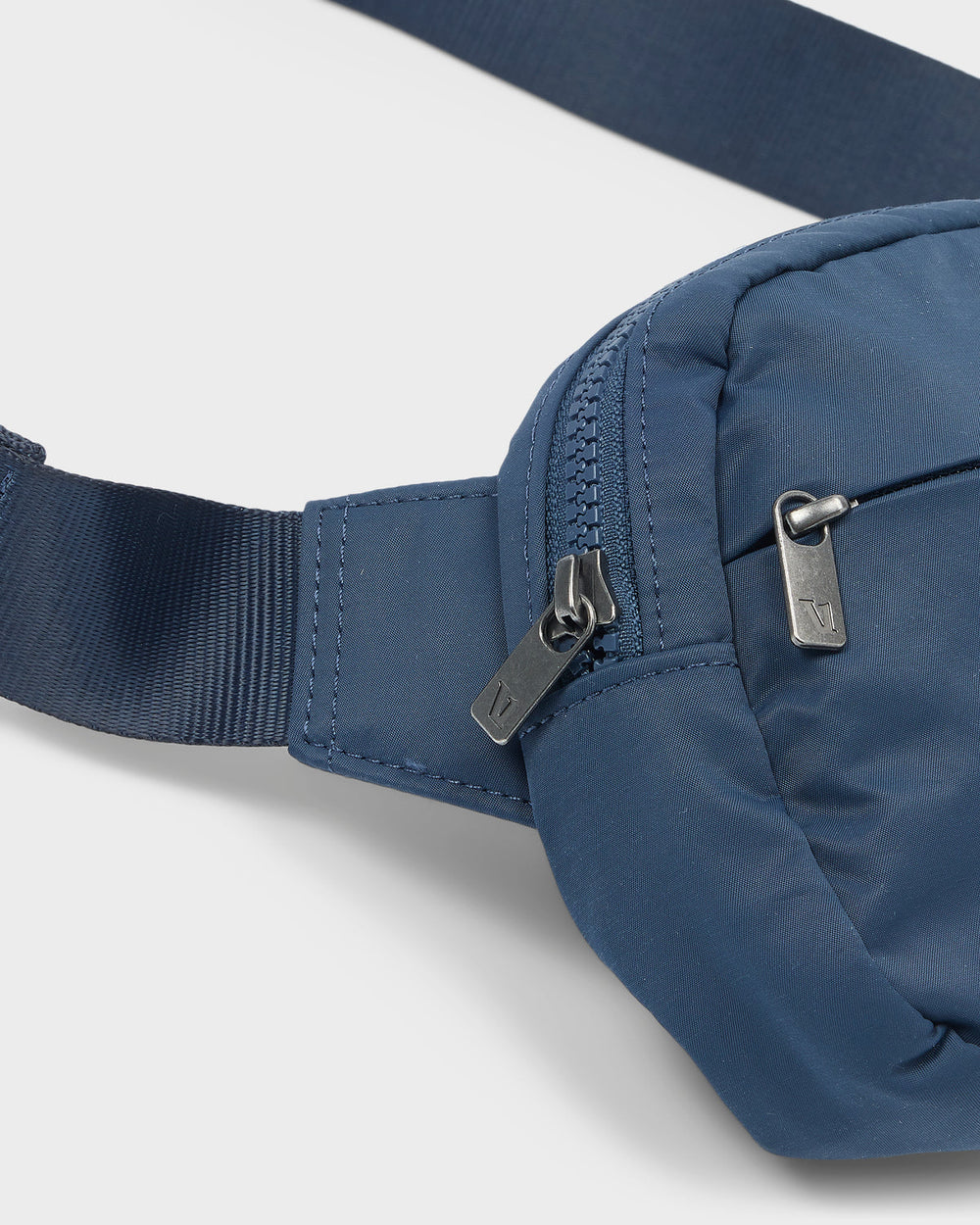 All Around Hip Pack Ocean Blue Versatile Travel Bag | Vuori Clothing
