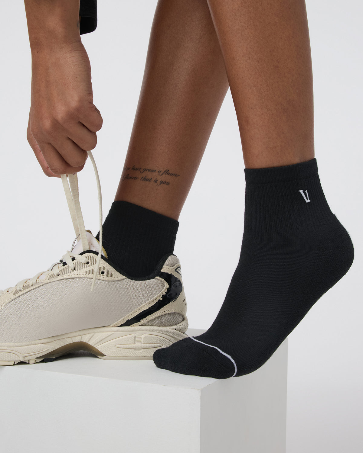 Quarter Crew V1 Sock 2.0 Black Quarter Crew Socks | Vuori Outlet