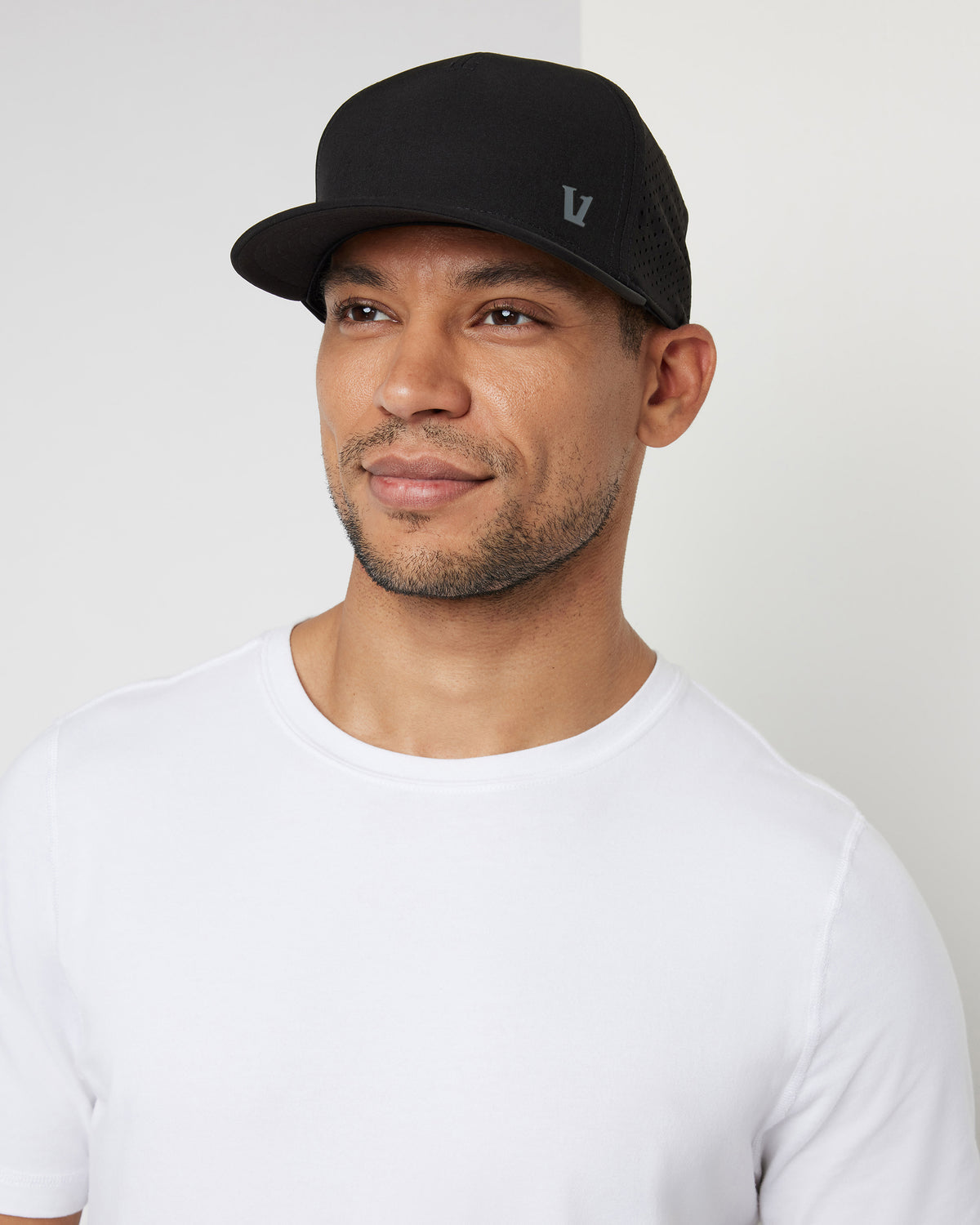 V1 Water Tech Hat Black Floating Hat | Vuori Clothing