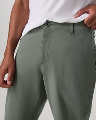 Meta Trouser Classic Fit 30" Men's Light Oregano Pants | Vuori Outlet