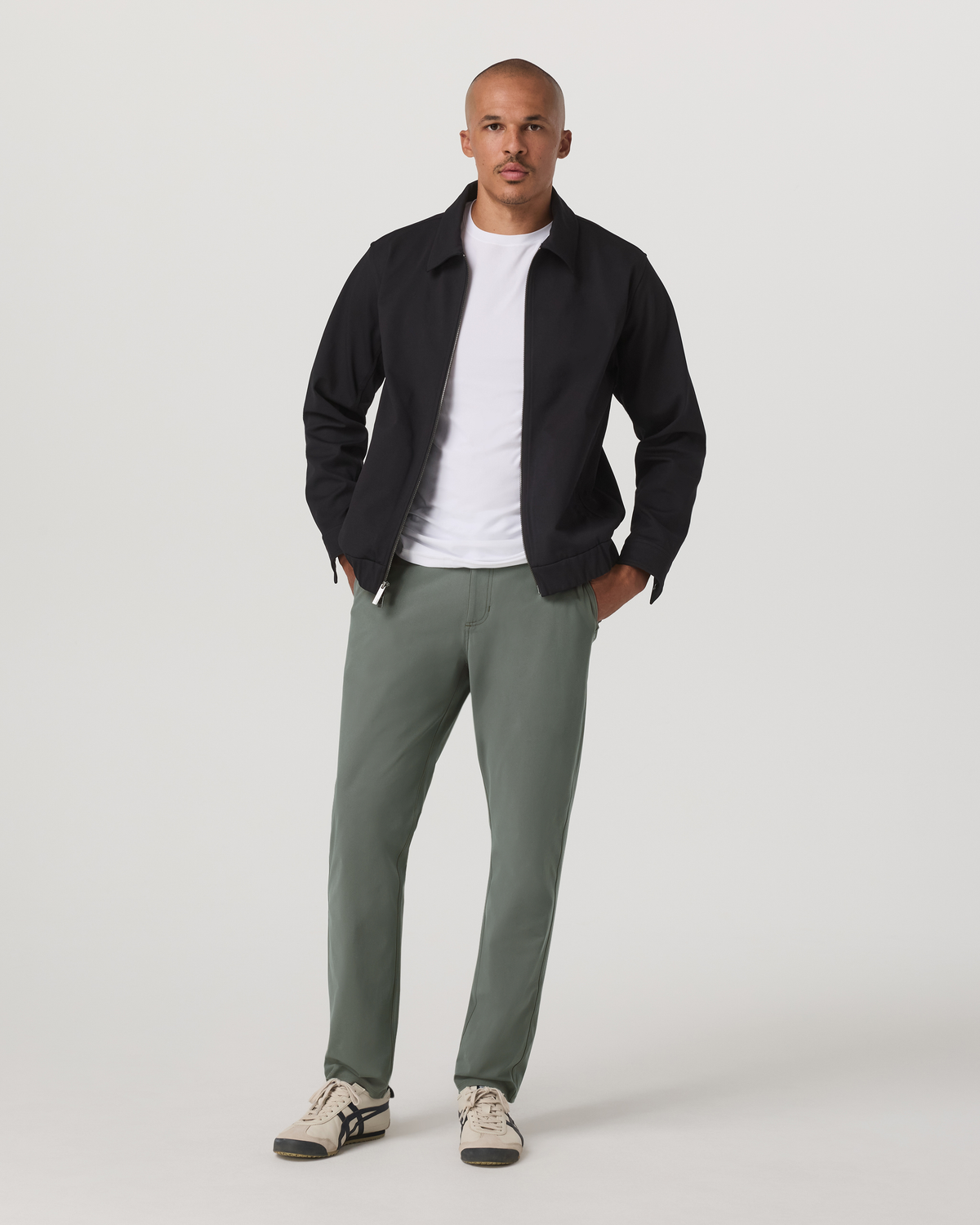 Meta Trouser Classic Fit 30" Men's Light Oregano Pants | Vuori Outlet
