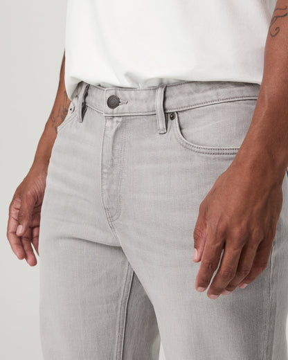 Vuori Vintage Jean Classic Fit 30" Men's MoonWash Denim | Vuori US