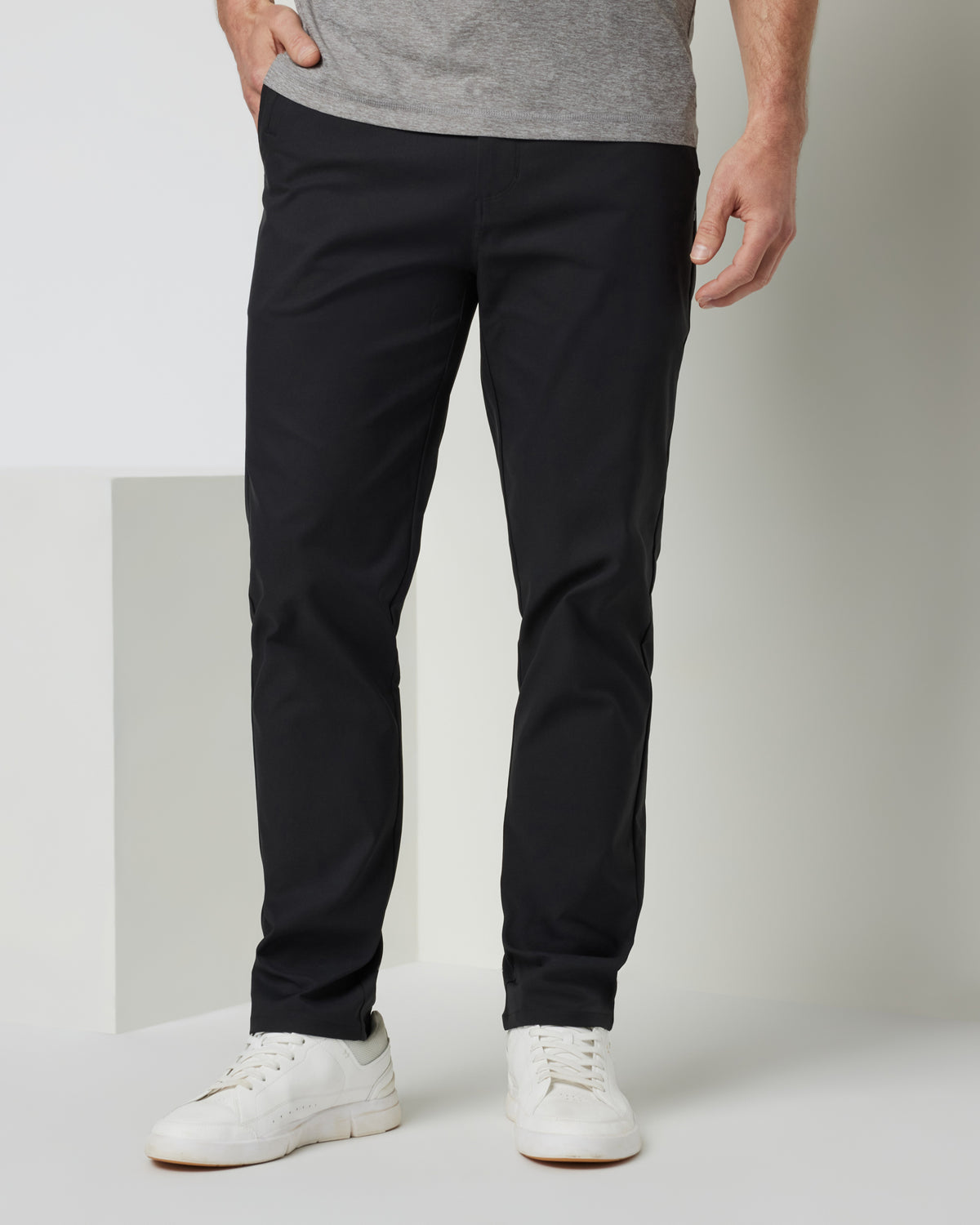 Cascade Tech Chino Pant Men's Black Chinos | Vuori Outlet