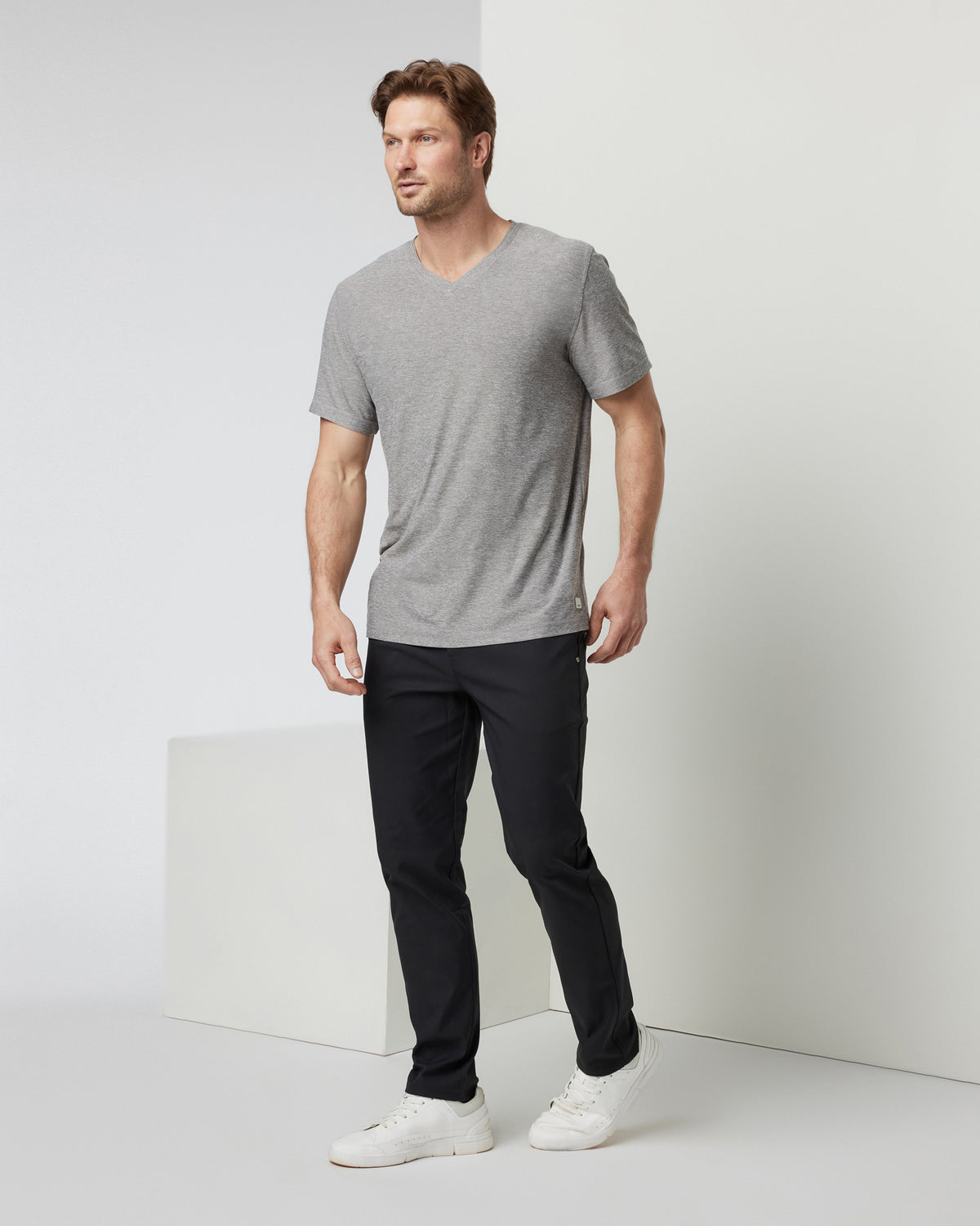 Cascade Tech Chino Pant Men's Black Chinos | Vuori Outlet