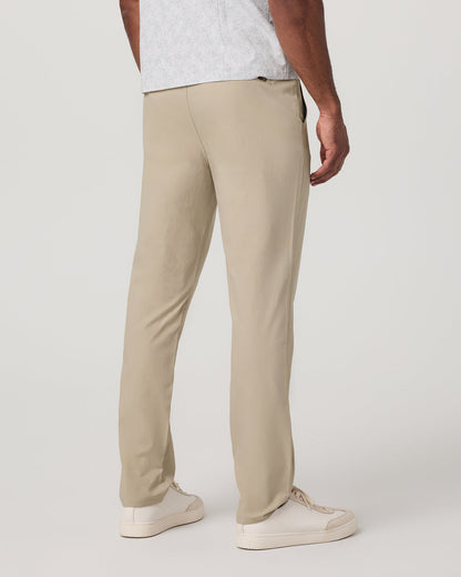 Men's Cascade Tech Chino Athletic Slim Fit 30" Trench | Vuori US