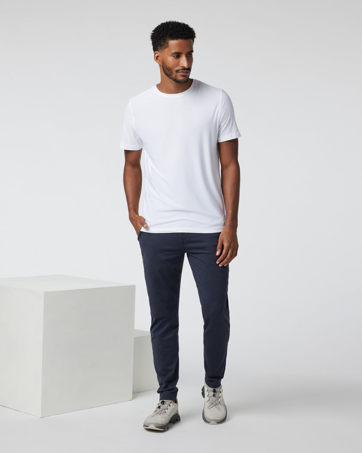 Ponto Performance Pant Men's Midnight Heather Pants | Vuori Clothing