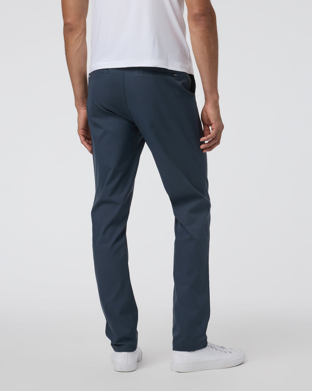 Cascade Tech Chino Pant Men's Ink Chinos | Vuori