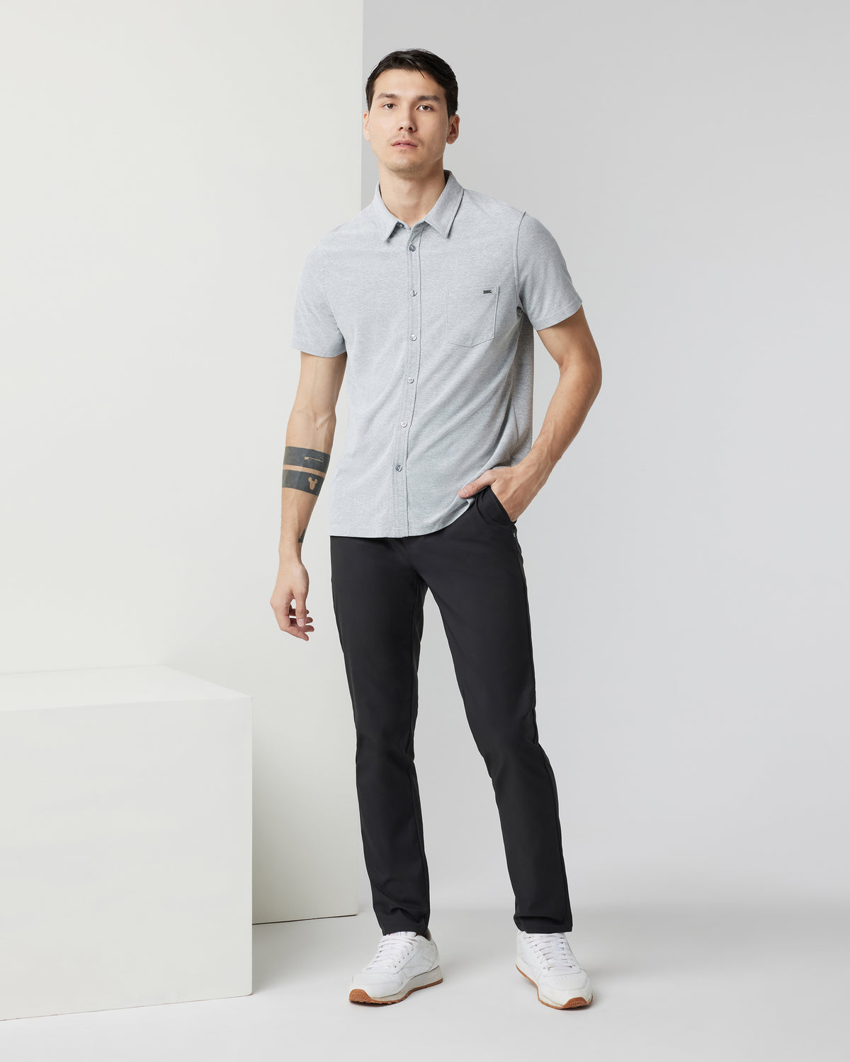 Cascade Tech Chino Pant 32" Men's Black Chinos | Vuori For sale