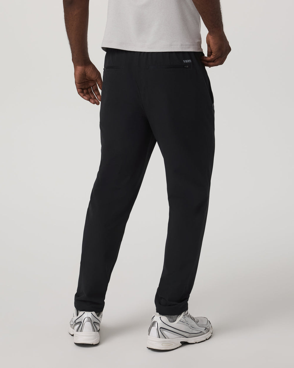 Train Tech HD Pant Classic 29" Men's Black Pants | Vuori Clothing