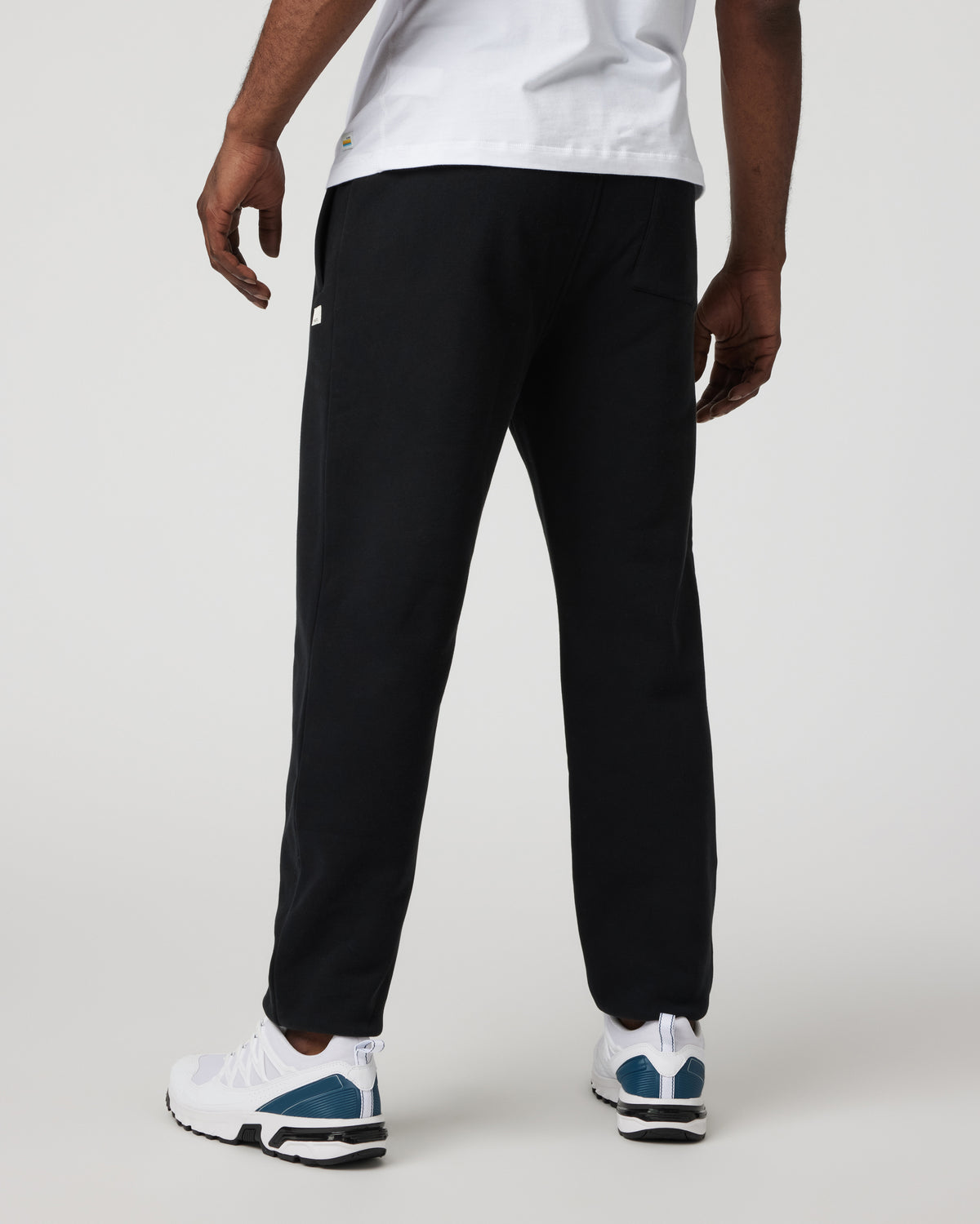 Seaside Sweatpant 28" Men's Relaxed Fit Black Sweatpant | Vuori Online