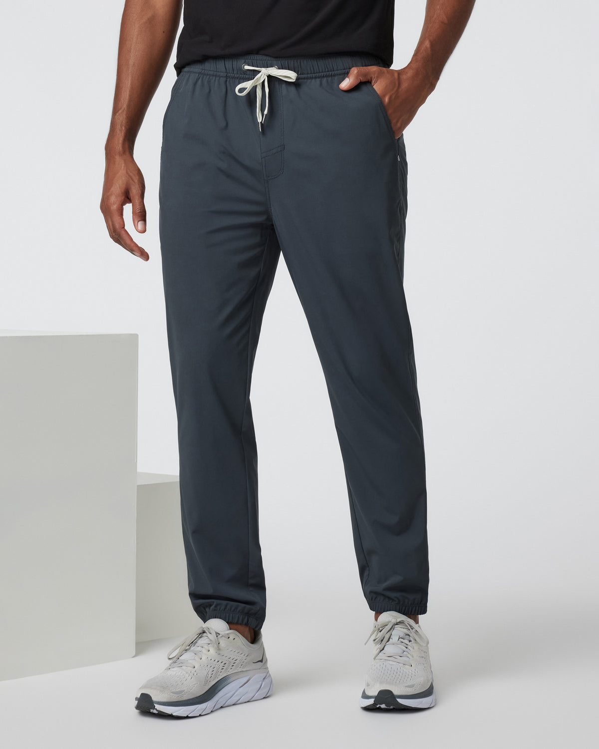 Kore Jogger Men's Charcoal Workout Joggers | Vuori Discount