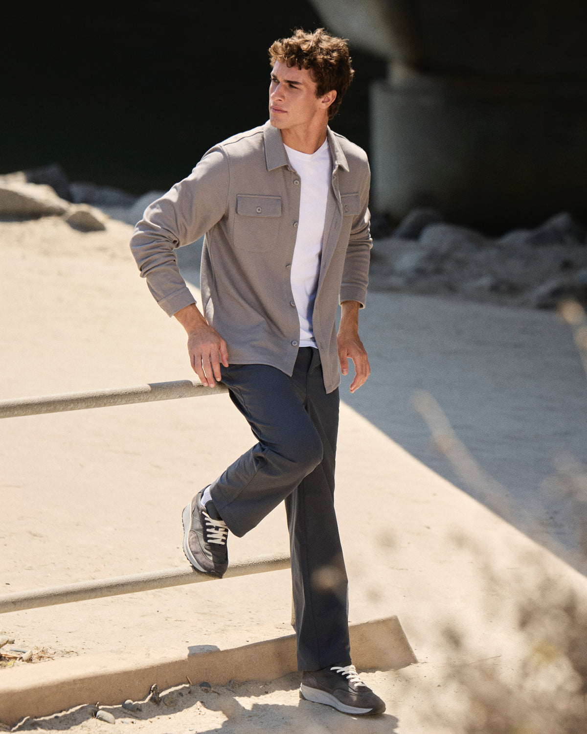 Meta Pant Relaxed Fit 32" Charcoal | Vuori For sale