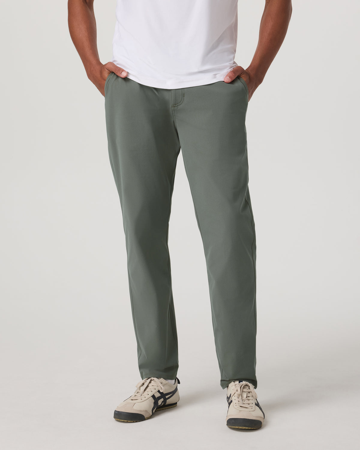 Meta Trouser Classic Fit 32" Men's Light Oregano Pants | Vuori Outlet