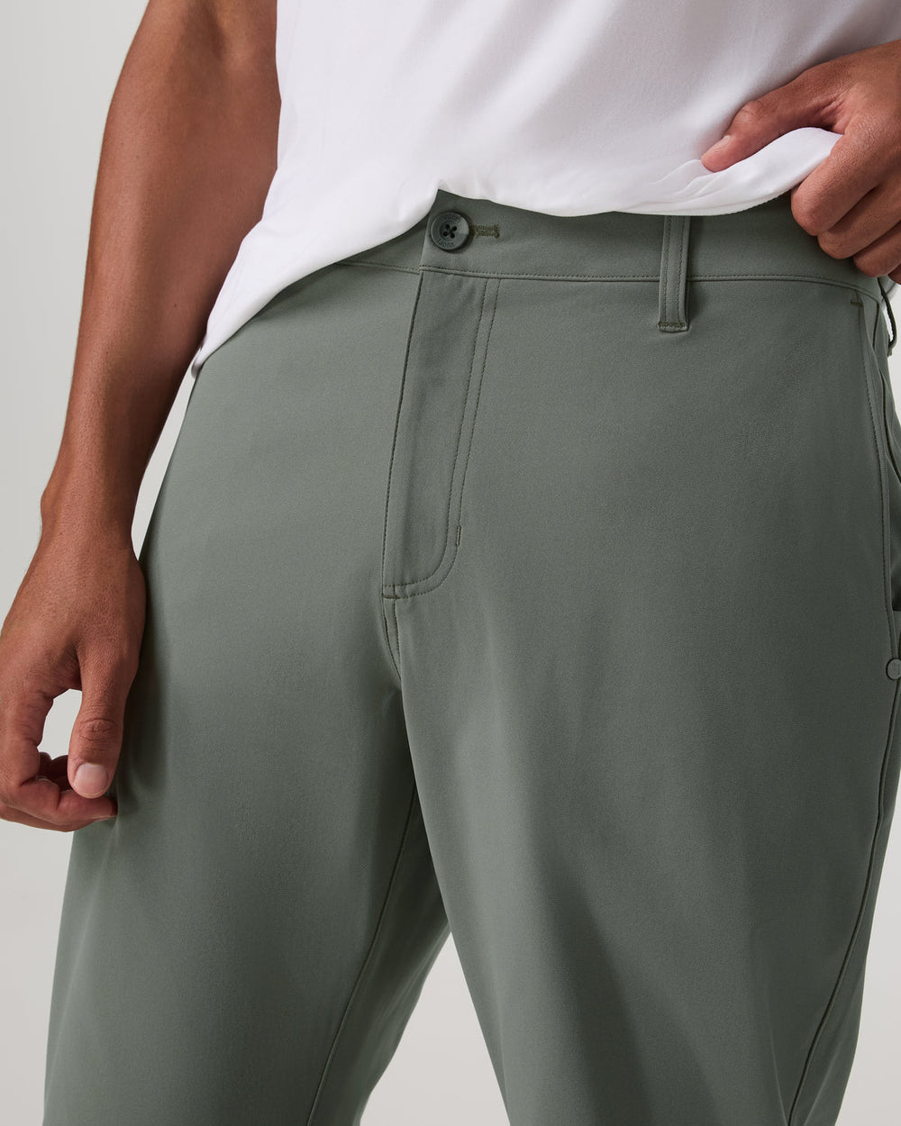Meta Trouser Classic Fit 32" Men's Light Oregano Pants | Vuori Outlet
