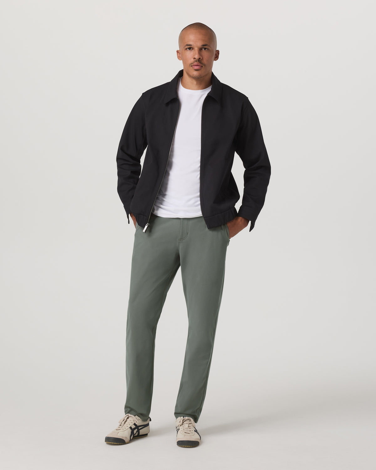 Meta Trouser Classic Fit 32" Men's Light Oregano Pants | Vuori Outlet