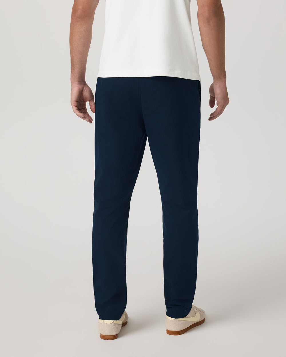 Meta Elastic Waist Pant Classic Fit Men's Ink Pants | Vuori Clothing