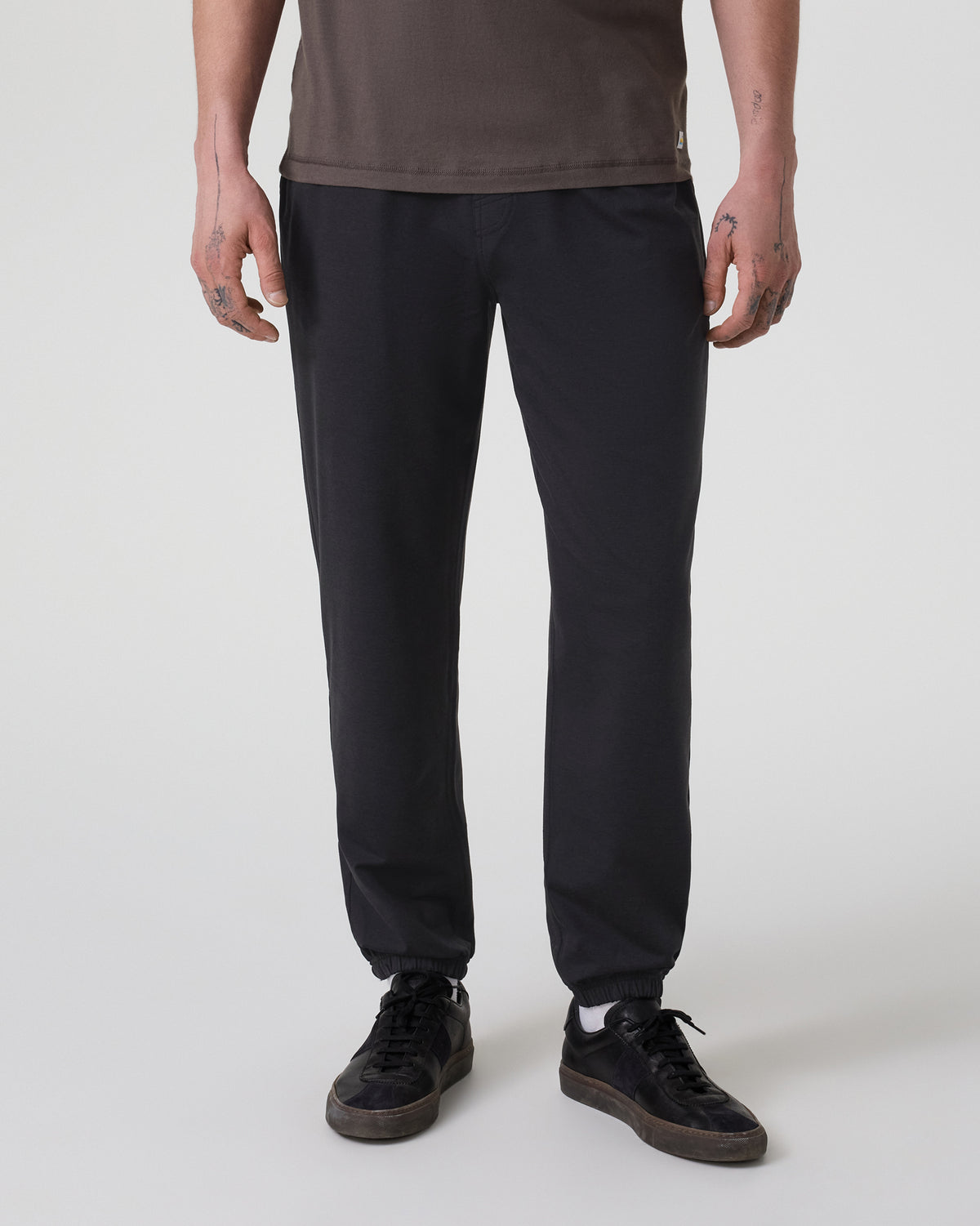 Coronado Performance Sweatpant Classic 28" Black Heather | Vuori On sale