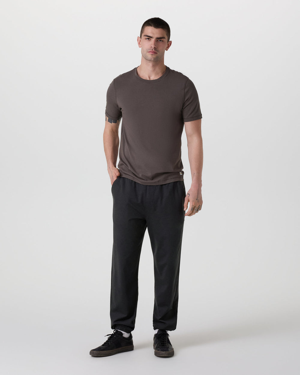 Coronado Performance Sweatpant Classic 28" Black Heather | Vuori On sale